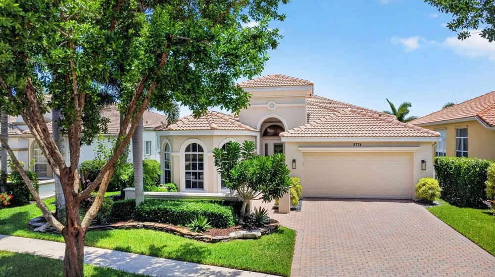 9774 Via Elegante Wellington, FL 33411