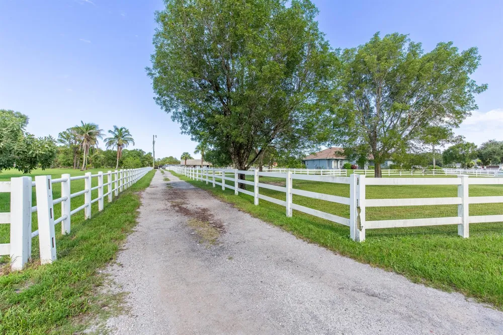 844 Arabian Drive Loxahatchee, FL 33470