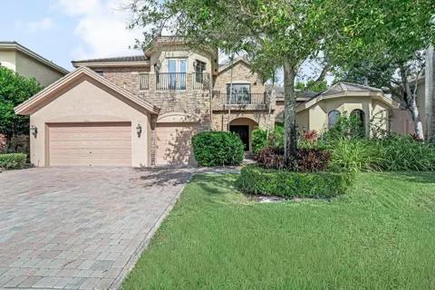 10513 Versailles Boulevard