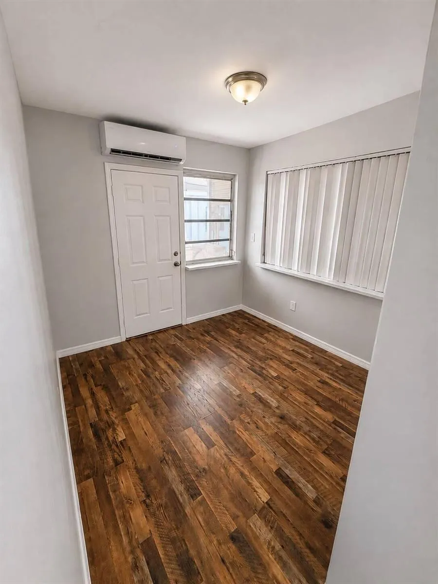 31 Edmund Road ##5 West Park, FL 33023