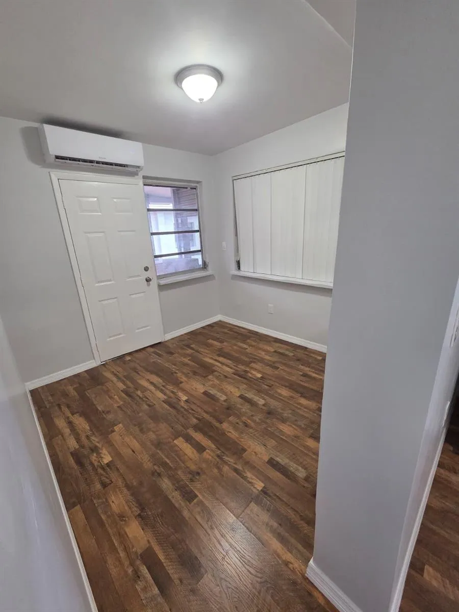 31 Edmund Road ##5 West Park, FL 33023