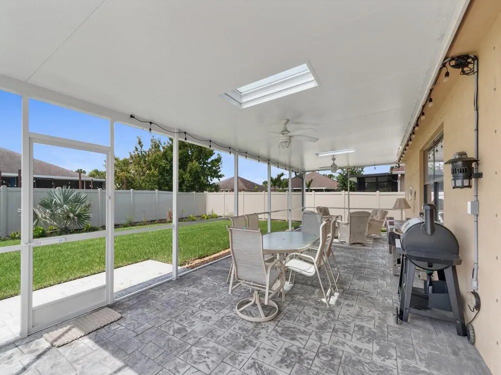 10105 Verona Manor Vero Beach, FL 32966