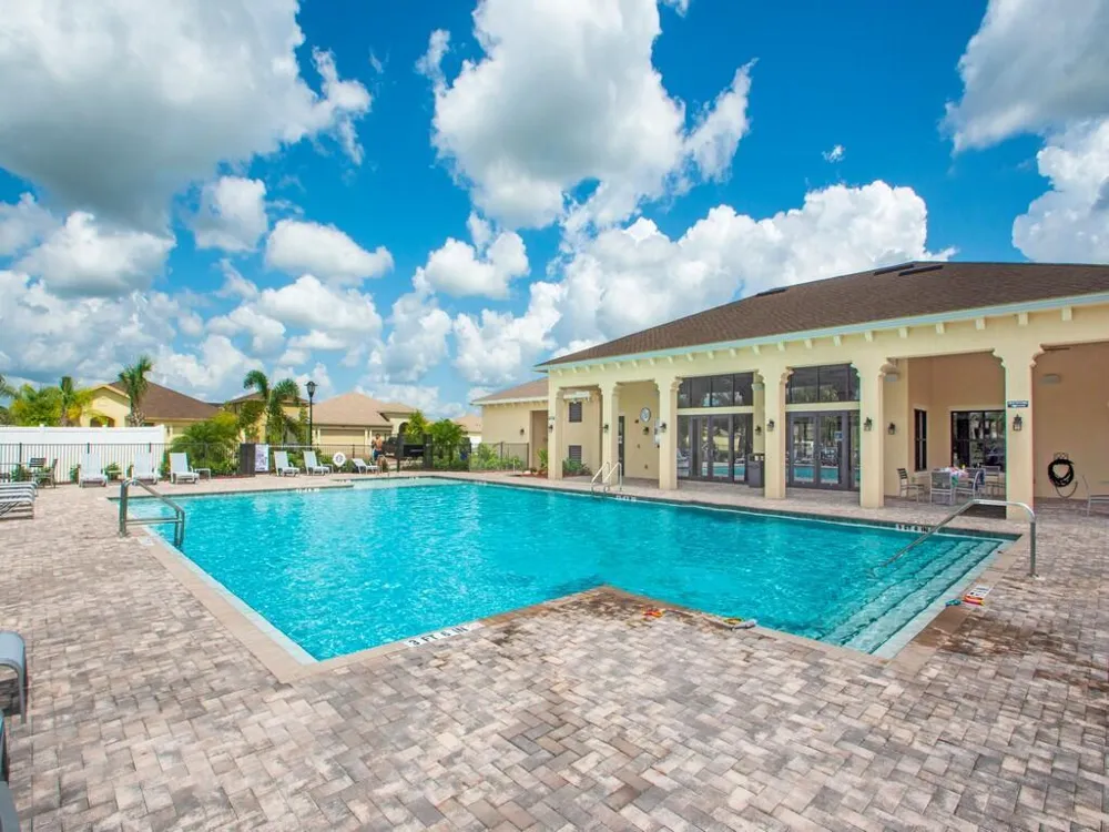 10105 Verona Manor Vero Beach, FL 32966