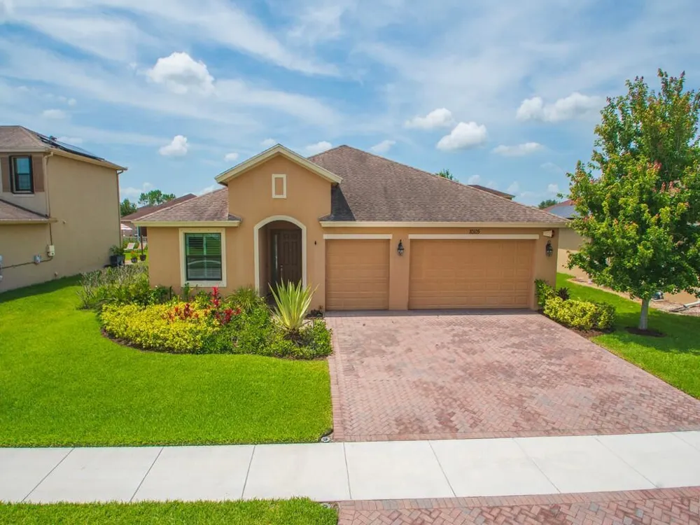 10105 Verona Manor Vero Beach, FL 32966