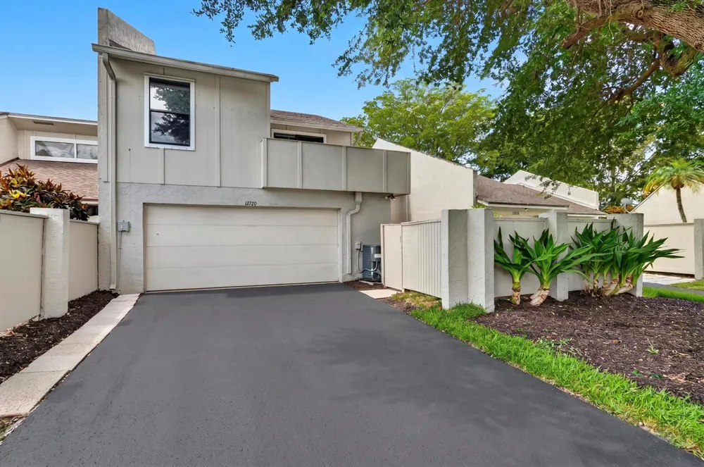 12720 Spinnaker Lane Wellington, FL 33414