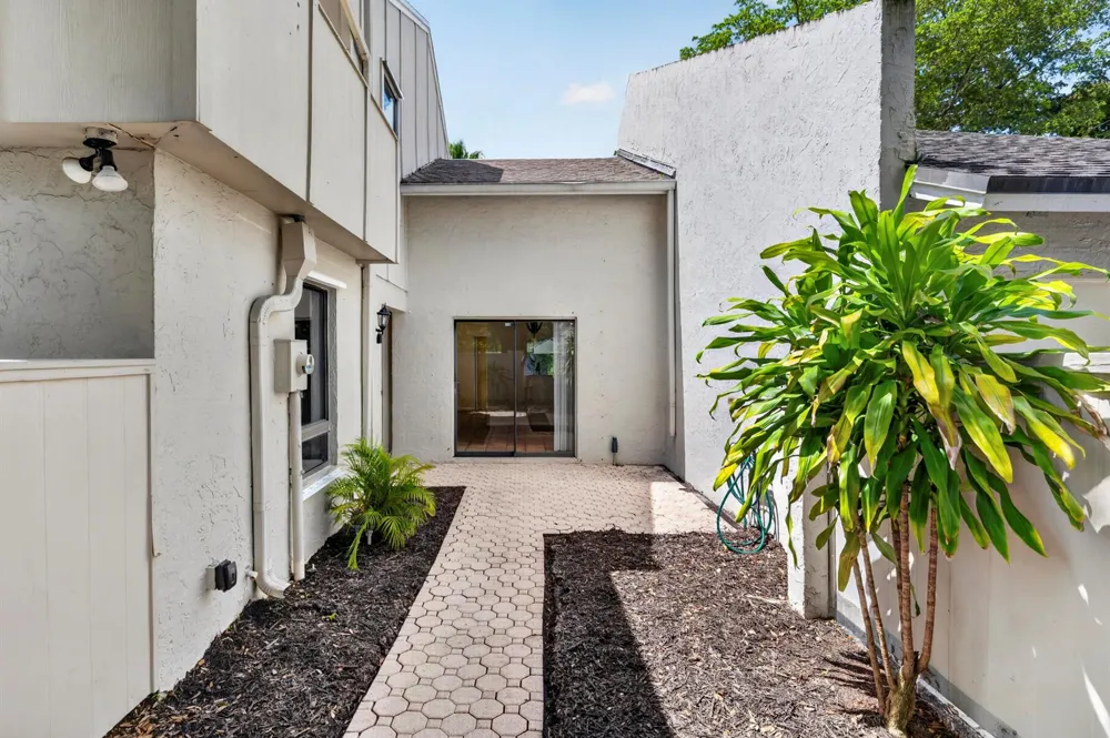 12720 Spinnaker Lane Wellington, FL 33414