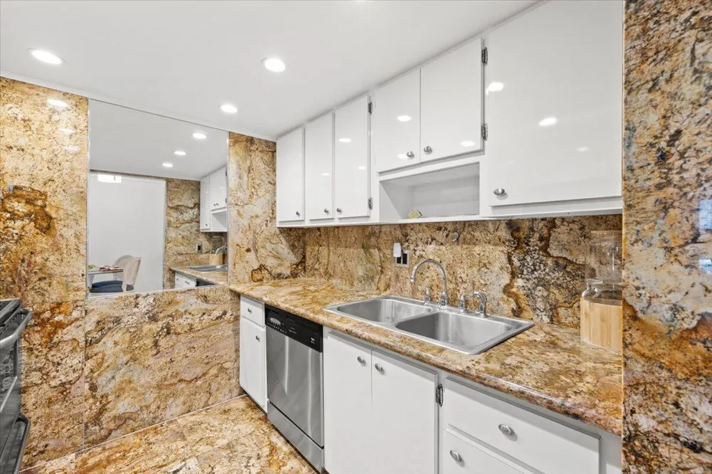4501 S Ocean Boulevard #F2 South Palm Beach, FL 33480