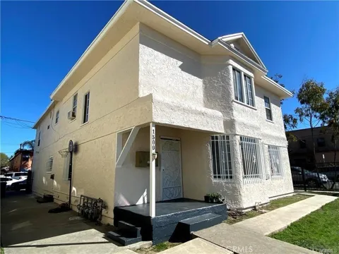 1500 Magnolia Avenue #2