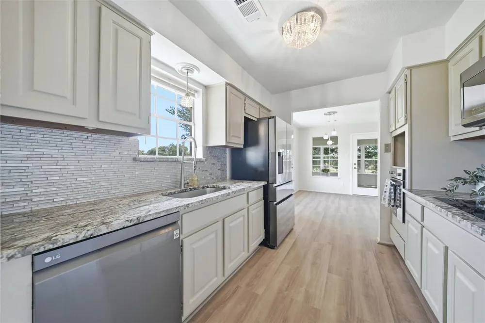 22 Patio Drive Hilltop Lakes, TX 77871