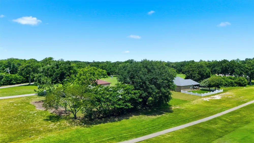 22 Patio Drive Hilltop Lakes, TX 77871