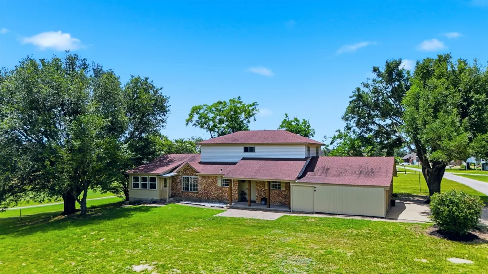 22 Patio Drive Hilltop Lakes, TX 77871