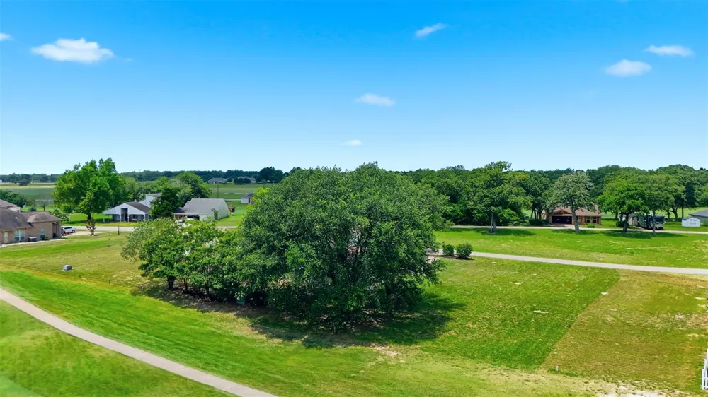 22 Patio Drive Hilltop Lakes, TX 77871