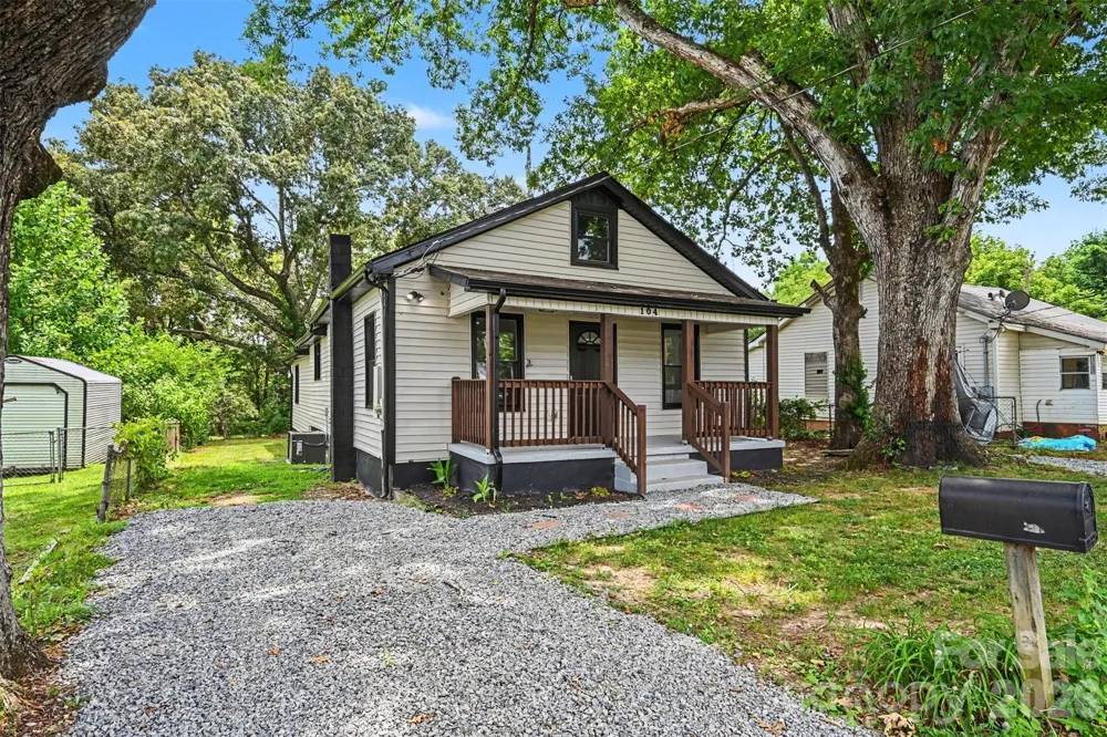 104 E Hartford Avenue Bessemer City, NC 28016