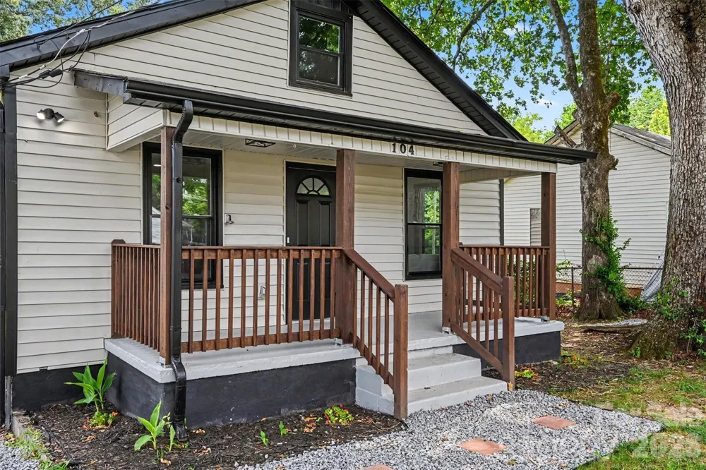 104 E Hartford Avenue Bessemer City, NC 28016