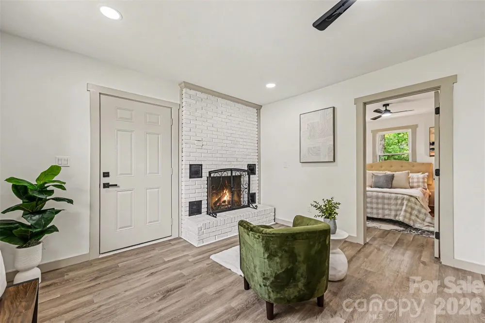 104 E Hartford Avenue Bessemer City, NC 28016