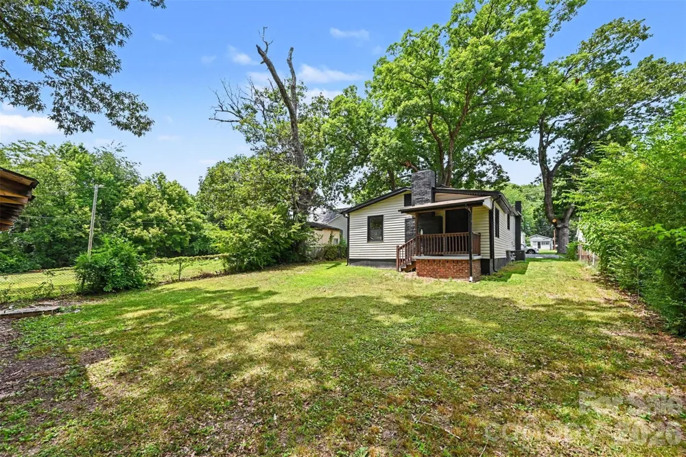 104 E Hartford Avenue Bessemer City, NC 28016