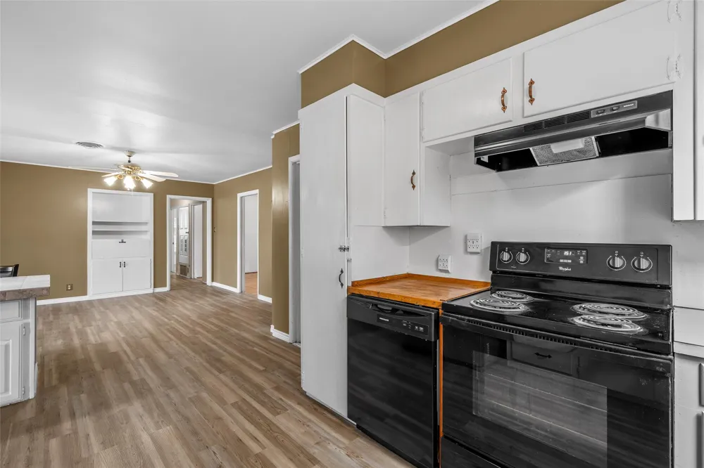303 Avenue E Moody, TX 76557