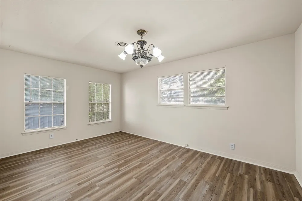 303 Avenue E Moody, TX 76557