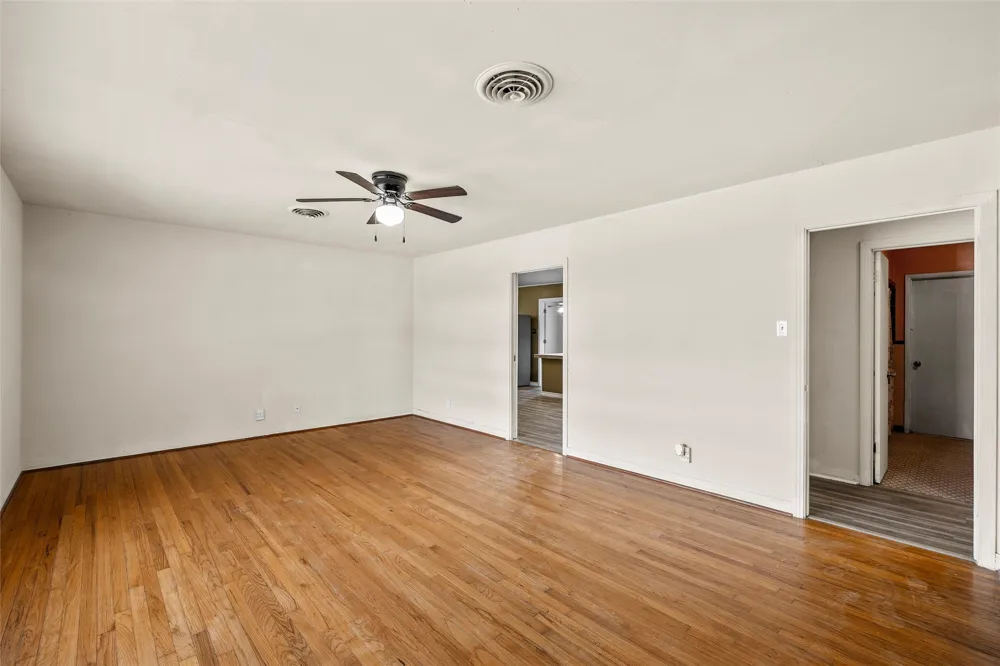 303 Avenue E Moody, TX 76557