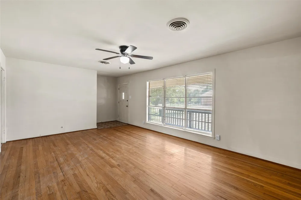 303 Avenue E Moody, TX 76557