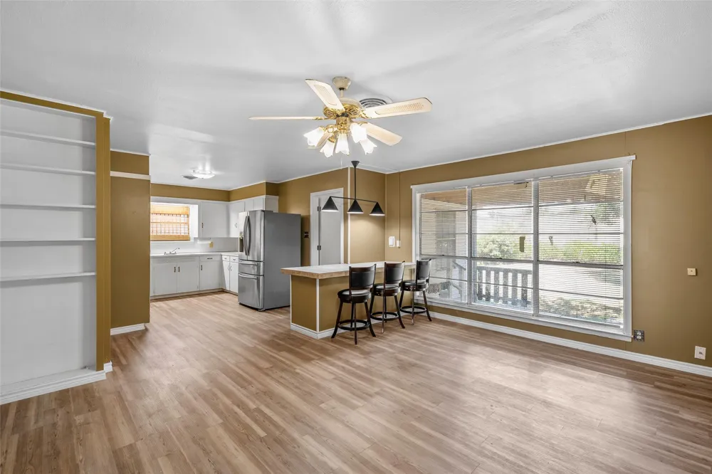 303 Avenue E Moody, TX 76557