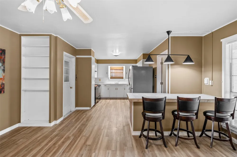 303 Avenue E Moody, TX 76557