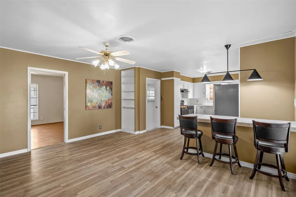 303 Avenue E Moody, TX 76557