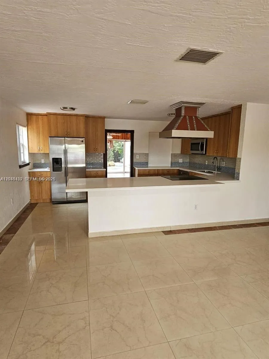10955 SW 56th St Miami, FL 33165