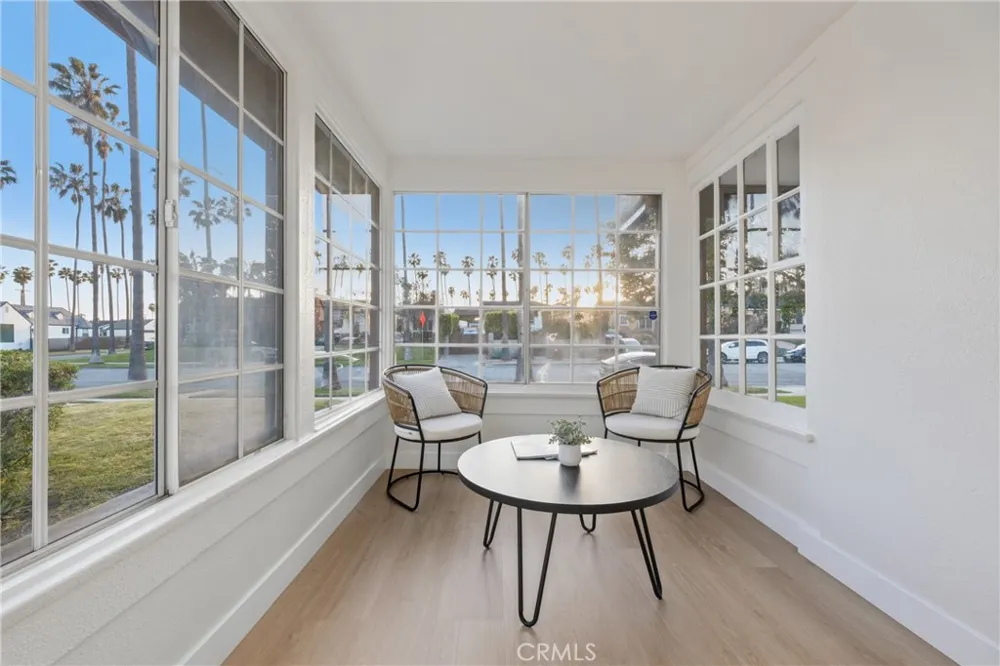 5612 S Rimpau Los Angeles, CA 90043