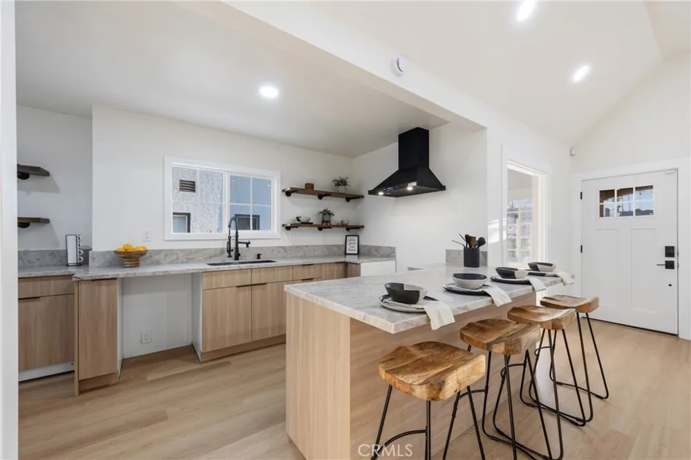 5612 S Rimpau Los Angeles, CA 90043