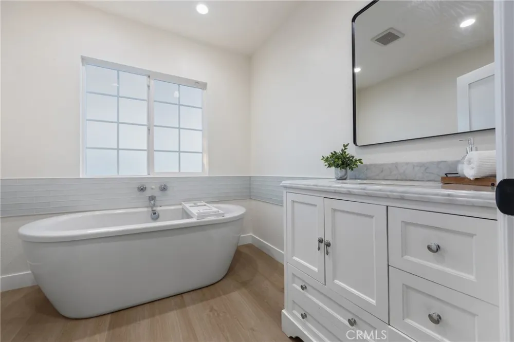 5612 S Rimpau Los Angeles, CA 90043