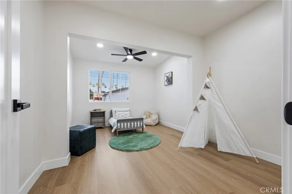 5612 S Rimpau Los Angeles, CA 90043