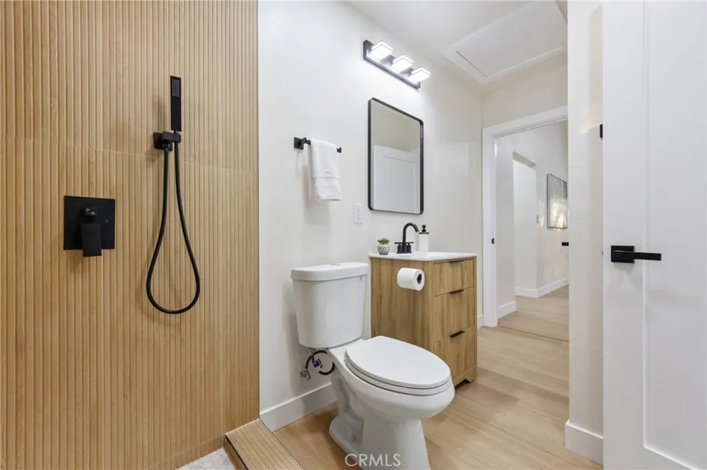 5612 S Rimpau Los Angeles, CA 90043
