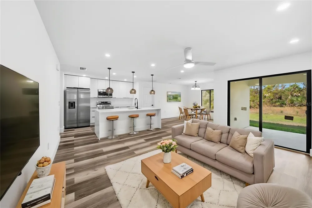 15468 CHAMBERLAIN BOULEVARD Port Charlotte, FL 33953