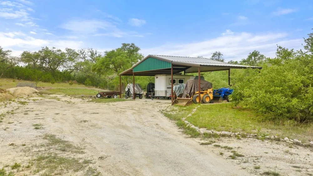 1850 Pursley Road Dripping Springs, TX 78620