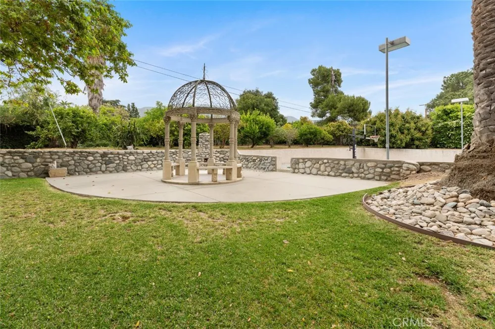 1433 Royal Oaks Bradbury, CA 91008
