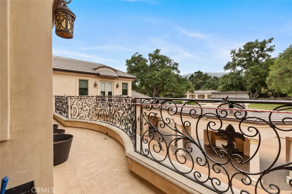 1433 Royal Oaks Bradbury, CA 91008