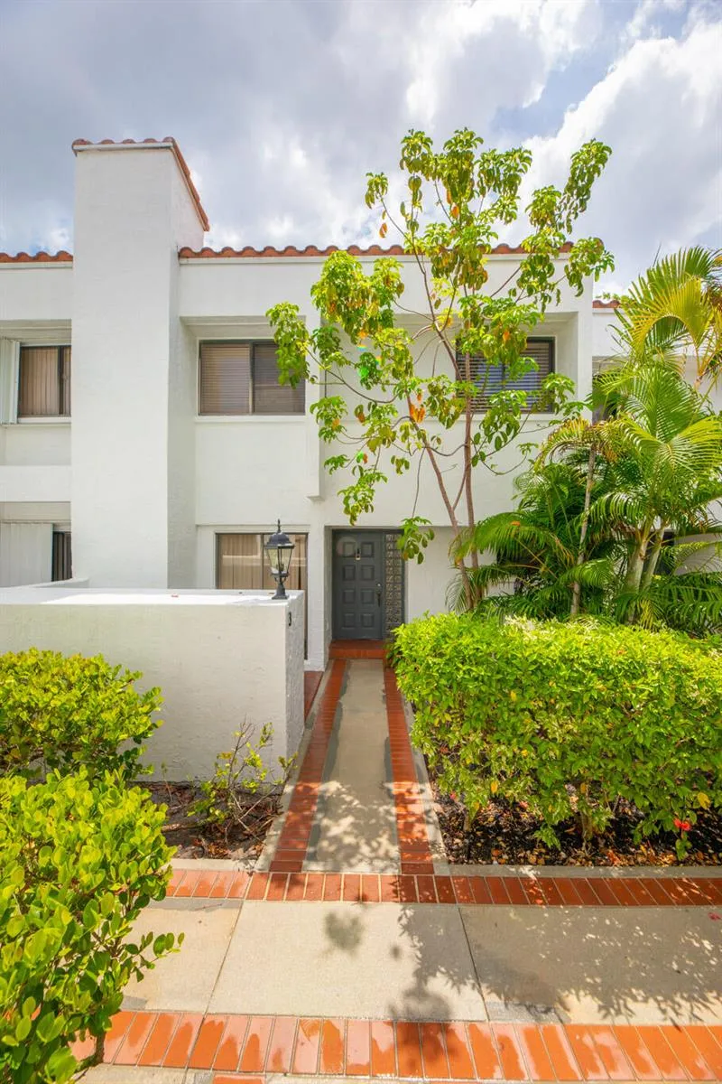 5201 NE 14th Terrace #3 Fort Lauderdale, FL 33334