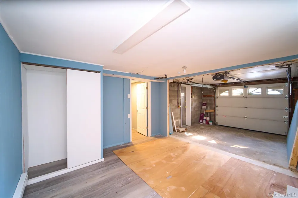 12 Goeller Avenue Huntington Station, NY 11746