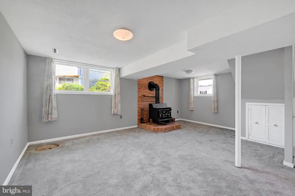 482 KENORA DRIVE Millersville, MD 21108