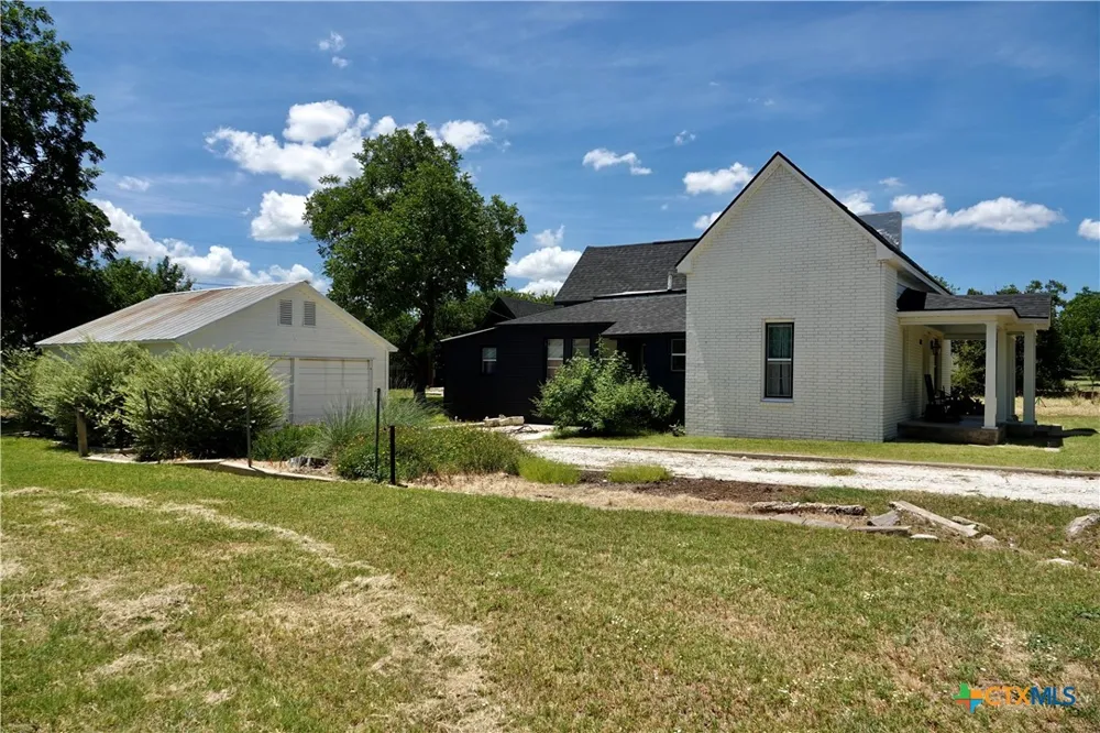 801 Reynolds Goldthwaite, TX 76844