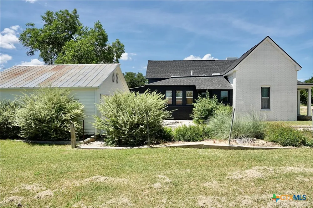 801 Reynolds Goldthwaite, TX 76844