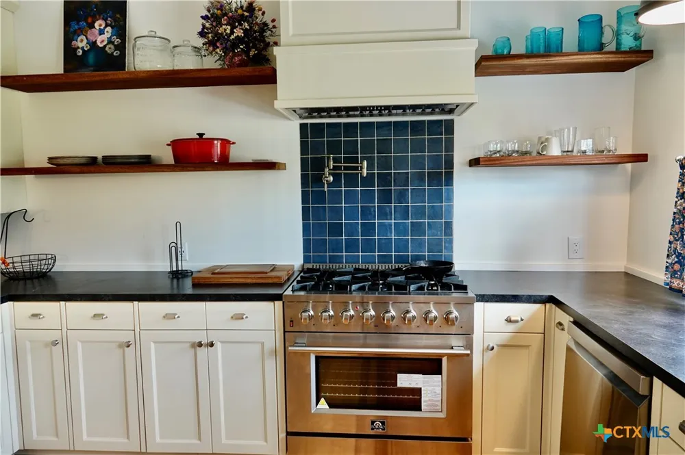 801 Reynolds Goldthwaite, TX 76844
