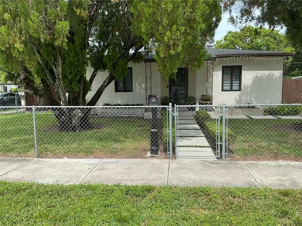 201 SW 62nd Ave Miami, FL 33144
