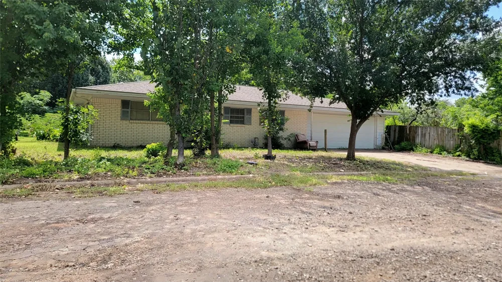 706 W Fourth Clarksville, TX 75426