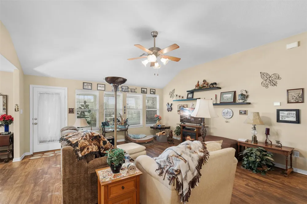 32675 Fm 1488 Road Hempstead, TX 77445