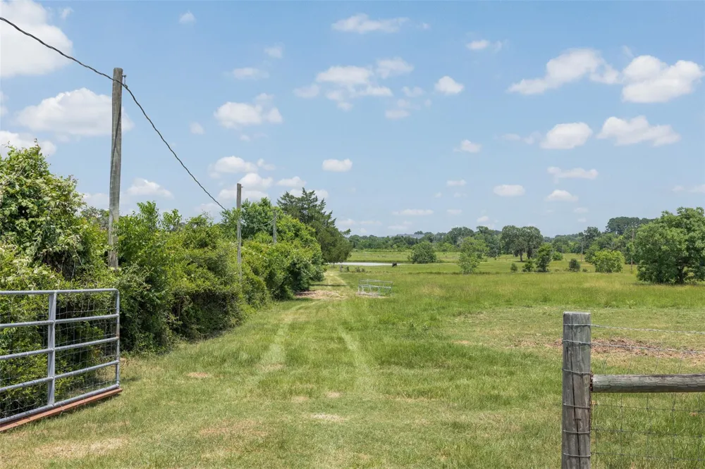 32675 Fm 1488 Road Hempstead, TX 77445