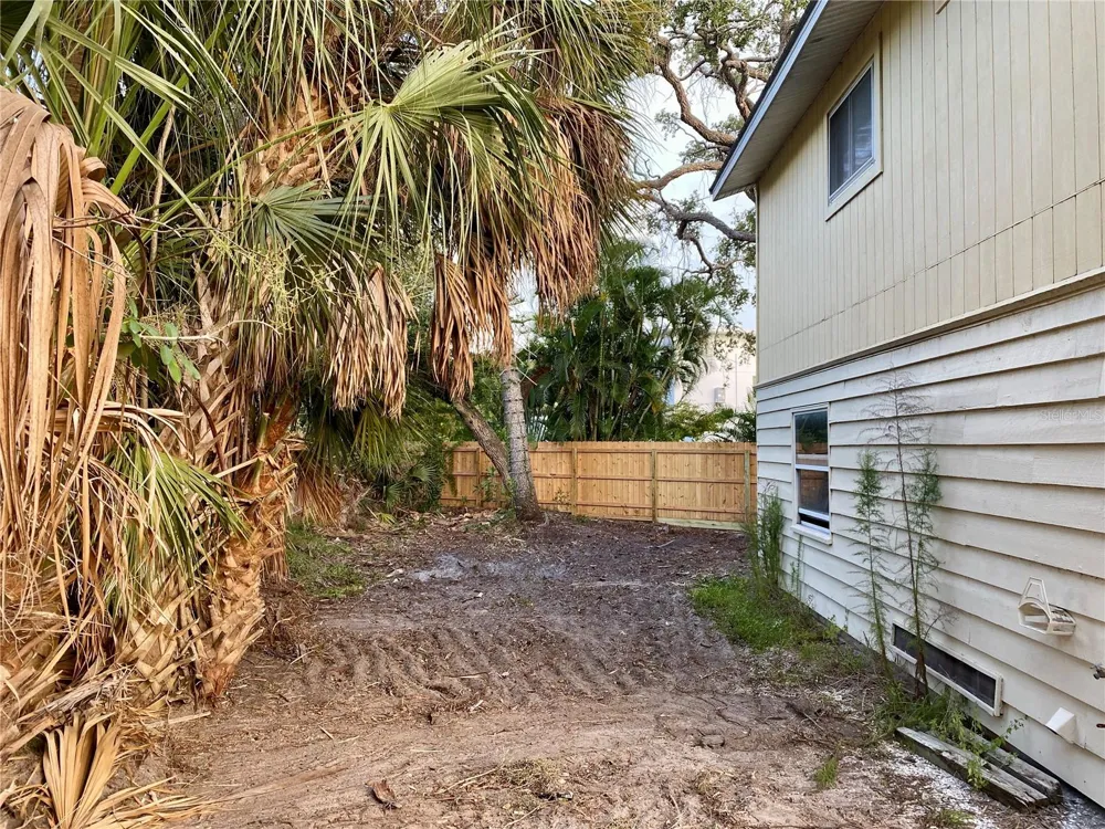 7820 MIDNIGHT PASS Sarasota, FL 34242