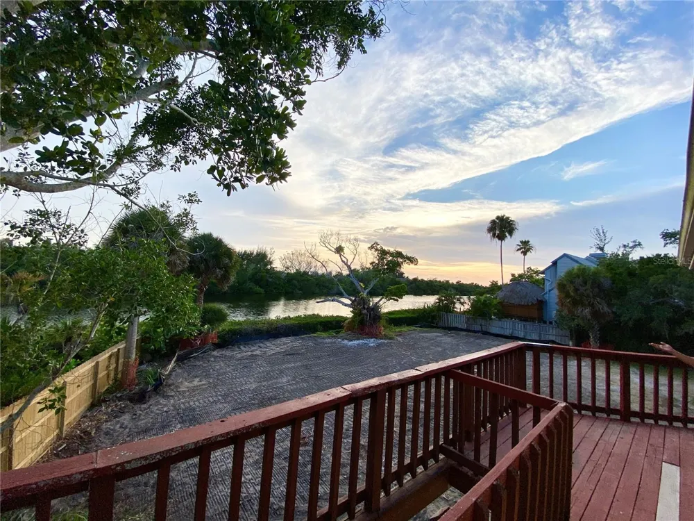 7820 MIDNIGHT PASS Sarasota, FL 34242
