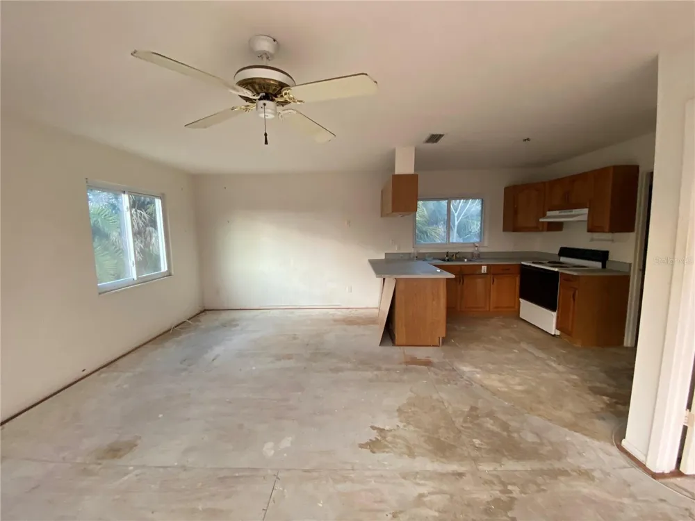 7820 MIDNIGHT PASS Sarasota, FL 34242